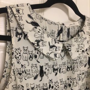 ModCloth sleeveless shell top. Kittens/cat print.